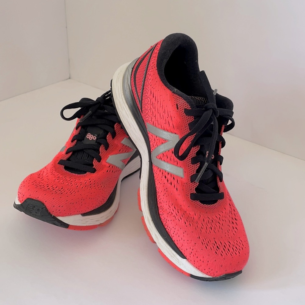 New Balance 880 V.9 Runners - EUC